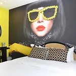 Le Glam's Hotel