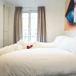 Le Glam's Hotel