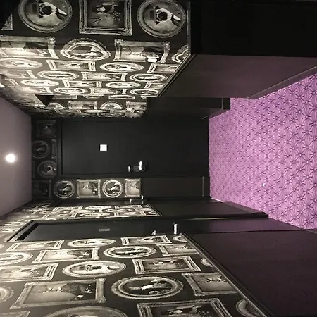 Glam's פריז