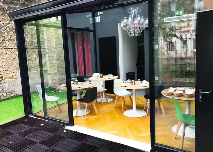 Le Glam's Hotel