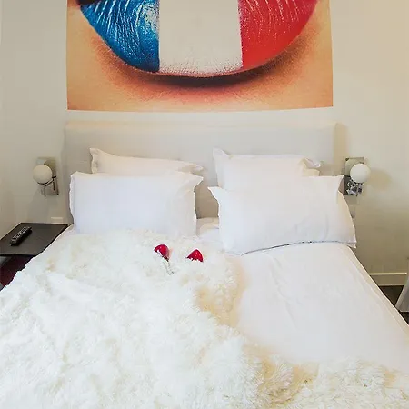 Le Glam's Hotel