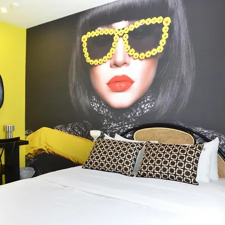 Le Glam's Hotel